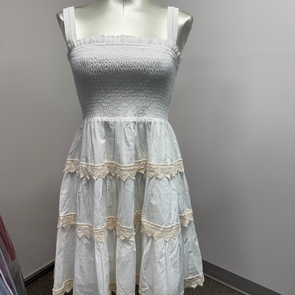 Katie J NYC Dresses & Skirts - NWT Katie J NYC Elle Midi Cotton Sundress